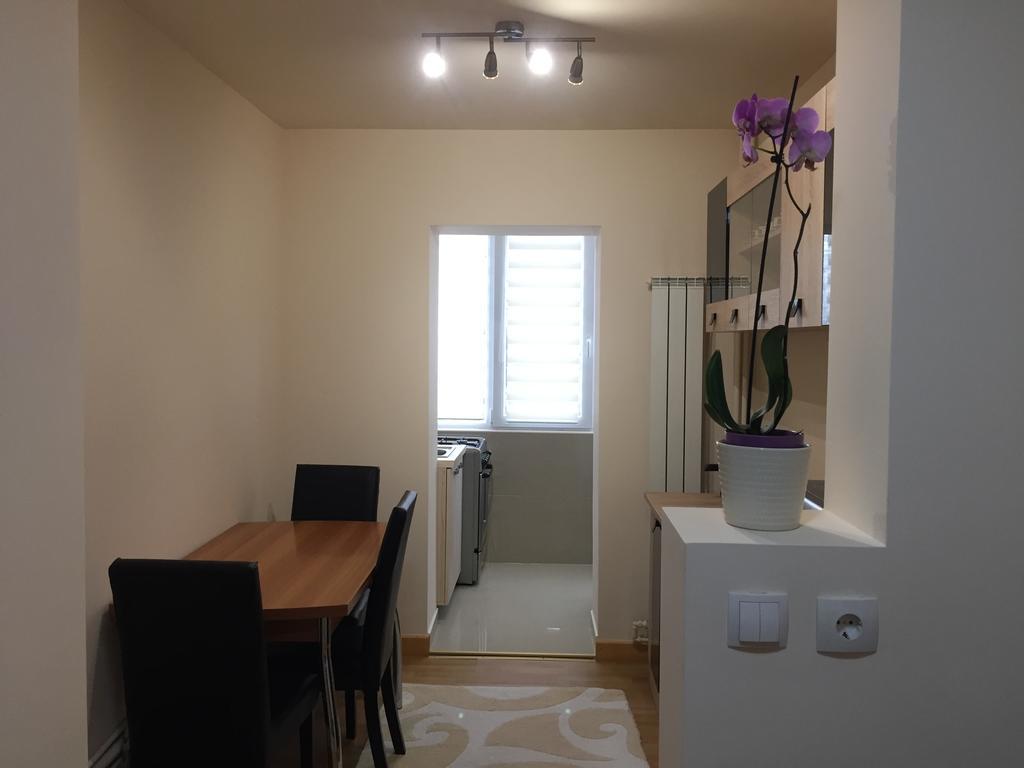 Apartment Boulevard *